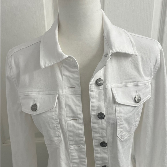 NWOT Women's White Denim Jacket Fitted Silver Buttons Size XS - Picture 3 of 15